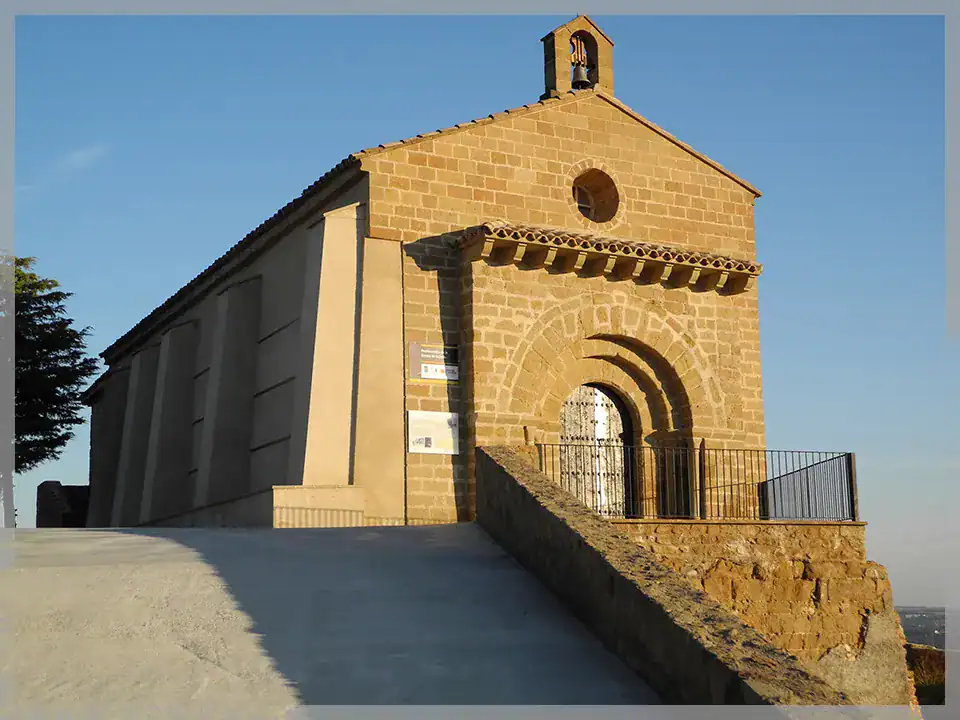 Ermita La Bella en Castejón, construida en piedra, situada en un entorno pintoresco y con vistas imp.