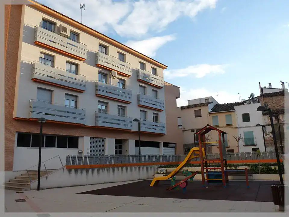 EDIFICIO PLURIFAMILIAR MONZÓN 1, arquitectura moderna y funcional en Monzón.