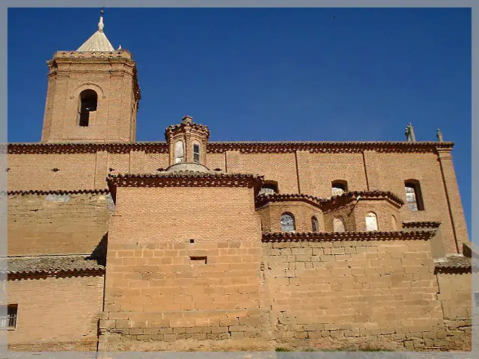 Rehabilitación de edificio histórico en Selgua, Aragón.